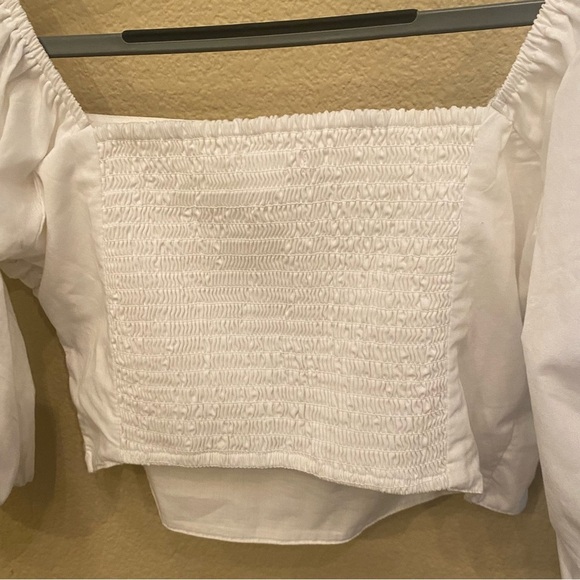 NWT~ABERCROMBIE & FITCH Pleated White Puff Sleeve Cropped Top Size Medium - Picture 5 of 8
